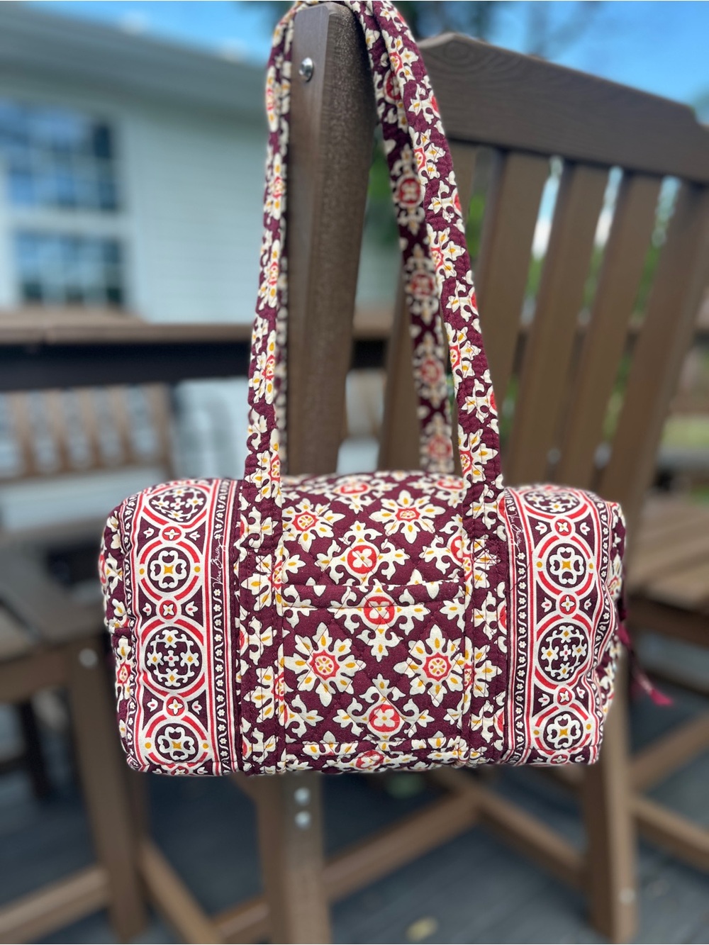 Vera Bradley Medallion 100 handbag